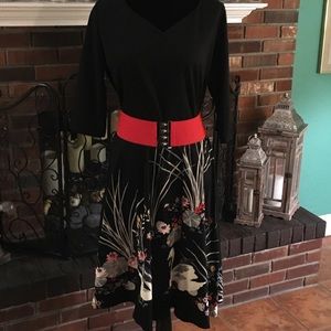 Cute retro black swan dress.